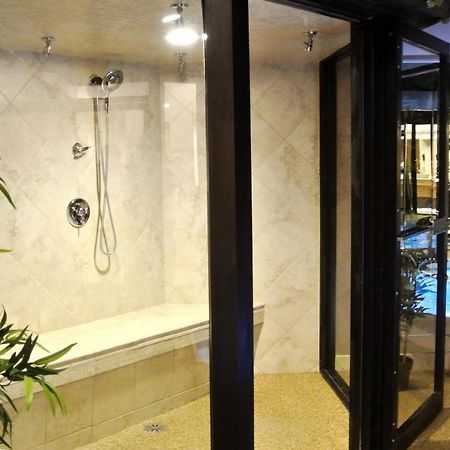 Sybaris Pool Suites Frankfort - Adults Only Buitenkant foto